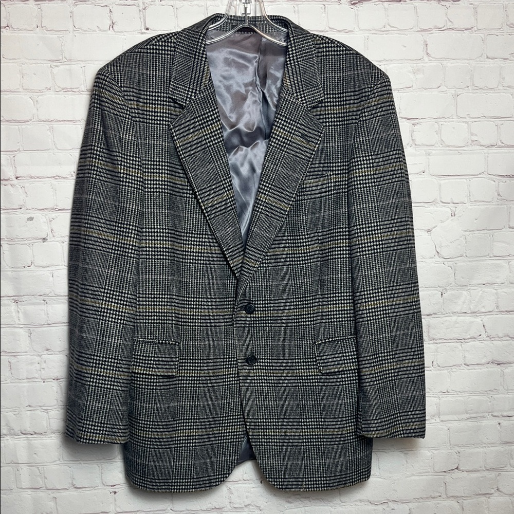 Clan Hall Tailored for Nowell's Houndstooth Plaid Blazer